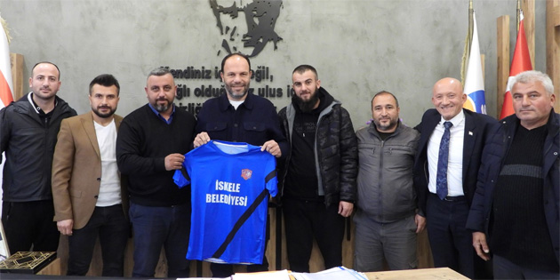 �skele Belediye Ba�kan� Sad�ko�lu 1461 �skele Trabzonspor Kul�b� yetkililerini kabul etti