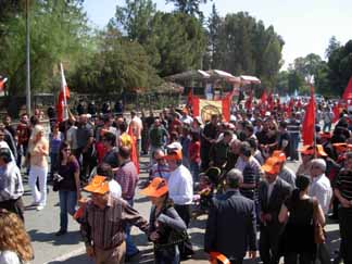 1 MAYIS’TA MEYDAN �NLED�
