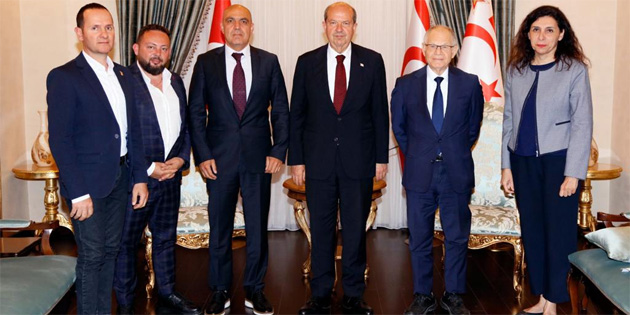 Tatar, PDO Sertifikas� alan ilk K�br�sl� T�rk hellim �reticisi G�lg�n S�t �r�nleri heyetini kabul etti