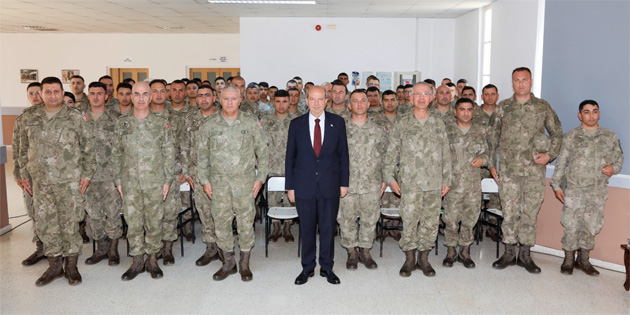 Tatar, 1’inci Piyade Alay Komutanl���’nda m�cahitlerle bir araya geldi