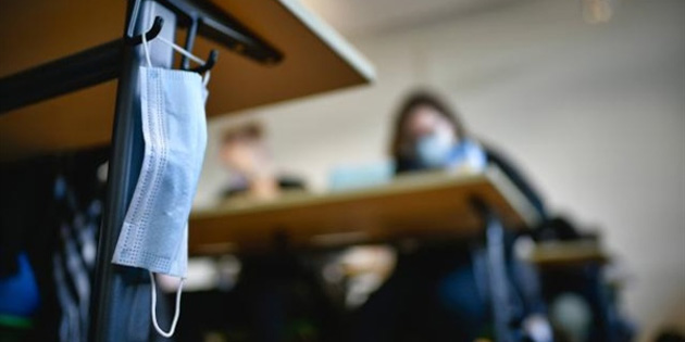 356 renci, 57 retmen ve 15 personel covid 19 pozitif 