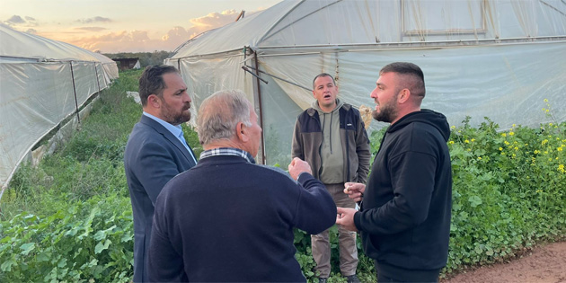 avu, yalardan zarar gren Kuzucuk’ta reticiler ve blge halkyla bir araya geldi