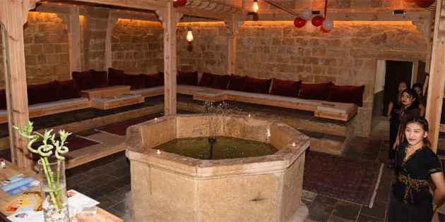 Byk Hamam yeniden kaplarn at