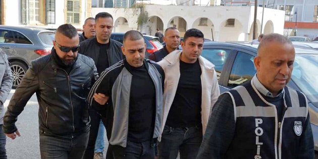 NGLTERE’DE ARANIRKEN KKTC CEZAEVNDE IKTI 