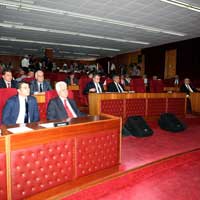 Meclis bug�n toplanacak 