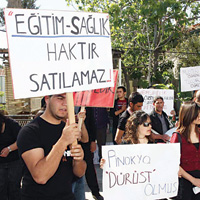 AKADEM� AYAKTA