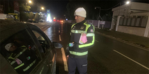 Polisten be� il�ede e� zamanl� asayi� ve trafik denetimleri