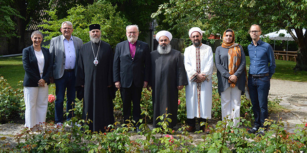KIBRIS’TAK� D�N� L�DER TEMS�LC�LER� �SVE�’TE...