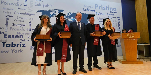 Tatar, Anadolu �niversitesi A��k��retim Fak�ltesi’nin mezuniyet t�renine kat�ld�