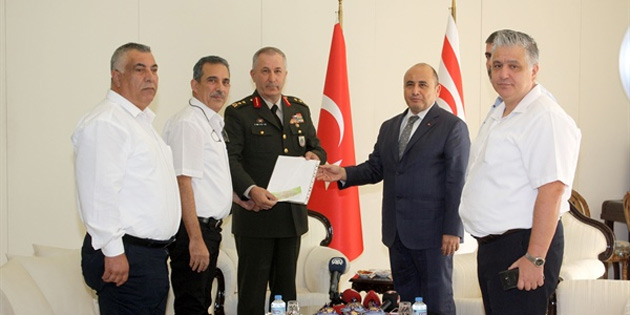 Bar Pnar harekat’na destek amacyla toplanan yardmlar TC Lefkoa Bykelisi Baeri’ye teslim edildi 