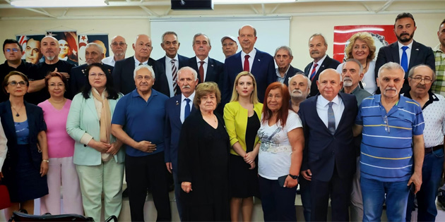 Tatar, K�br�s T�rk K�lt�r Derne�i �stanbul �ubesi’ni ziyaret etti