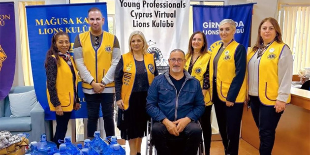 Lions Kul�pleri, K�br�s T�rk Ortopedik Engelliler Derne�i'ne tekerlekli sandalye ba����nda bulundu 