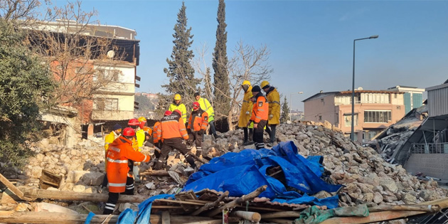 Sivil Savunma ekiplerinin Adyaman ve Hatay Krkhan’daki arama-kurtarma almalar sryor 