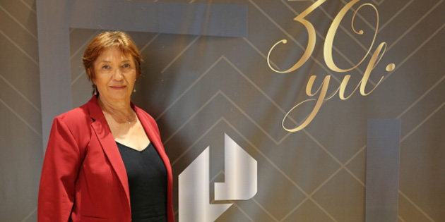 LA Akademisyeni Demirdamar’a dl 