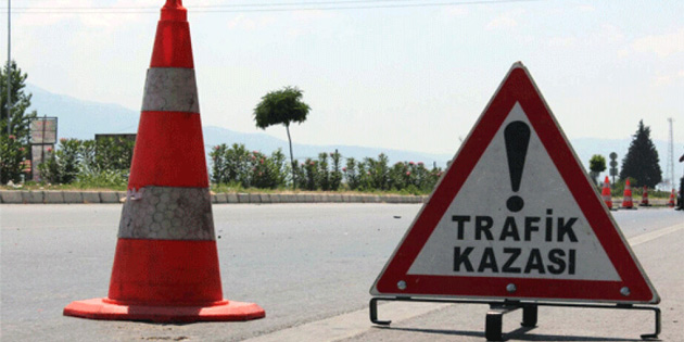 3 trafik kazas meydana geldi, 3 kii yaraland