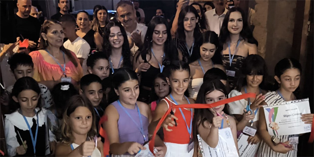 Renkli Dler Karma Resim Sergisi nceki akam Gazimausa Bandabuliya’da ald