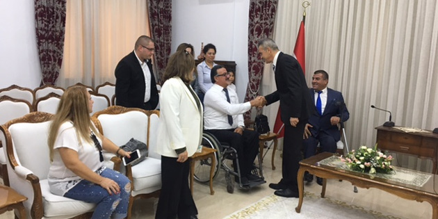 15 tekerlekli sandalye ba���land� 