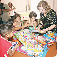Yuvadaki yavrular bayraml�klar�n� ald�