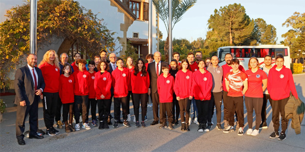 Cumhurba�kan� Ersin Tatar, Su Sporlar� Federasyonu heyetini kabul etti