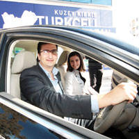 Yeni evli �ifte en b�y�k d���n hediyesi KKTCELL’den