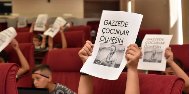 Meclis krssnden “Gazze’de ocuklar lmesin” ars