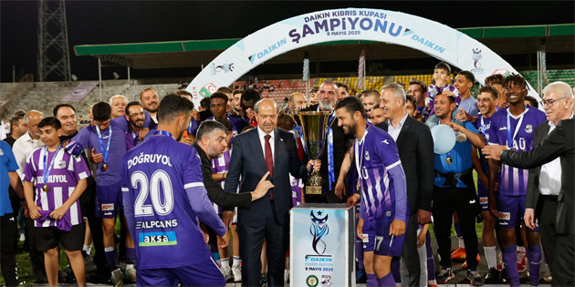 Tatar, Daikin K�br�s Kupas�'n� Lefke’ye takdim etti