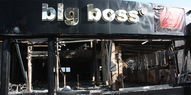 Gazima�usa’da kundaklanan barda bir ki�i yanarak ya�am�n� kaybetti 