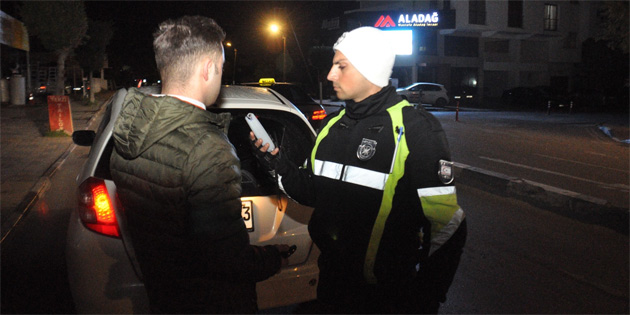 Trafik denetimleri: 23 alkoll� s�r�c� rapor edildi