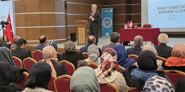 T.C. Diyanet ��leri Ba�kan Yard�mc�s� Do�. Dr. Burhan ��liyen din g�revlileriyle bulu�tu