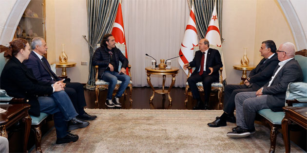 Cumhurba�kan� Tatar, sanat�� K�ra�’� kabul etti