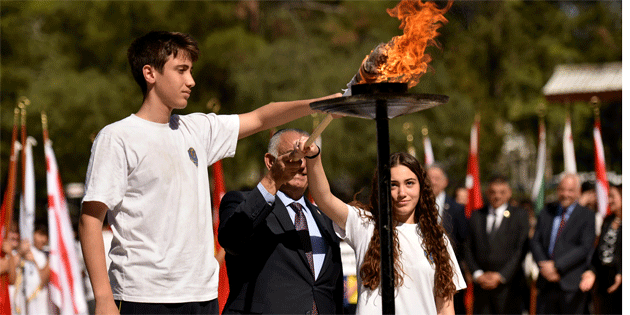 19 May�s Atat�rk’� Anma Gen�lik ve Spor Bayram� etkinlikleri Atat�rk An�t� �n�nde d�zenlenen t�renle ba�lad�