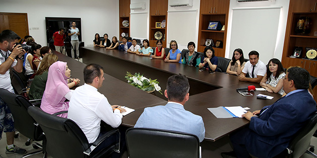 Berova T�rk D�nyas� Gazeteciler Heyetini kabul etti