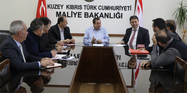 Hkmet, sendikalarla mesai saatleri konusunu grt