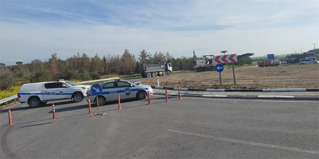 Asfaltlama nedeniyle Ercan yolunun gidi yn bugn de trafie kapal