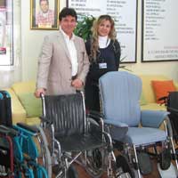 Hilmi’den derneklere yard�m 