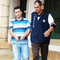 KADINA ��DDETE B�R AY HAP�S 