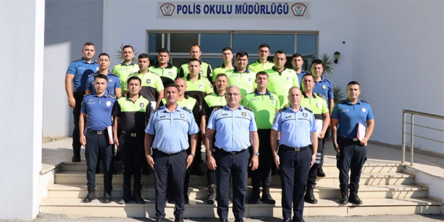Polis okulunda hizmet i�i e�itimlere devam ediliyor