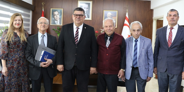 Berova, K�br�s T�rk Emekliler Derne�i'ni kabul etti