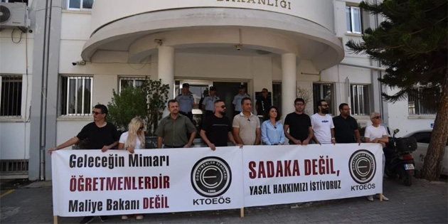 KTOE�S, Maliye Bakanl��� �n�nde eylem yapt�