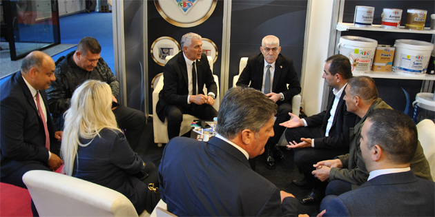 Amcaolu ve Kamacolu, Yap Fuar Turkeybuild-stanbul’daki KKTC stantlarn ziyaret etti