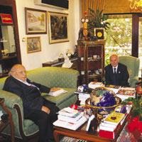 Demirel: Rumlar�n hareketleri bar��� bozmaya y�nelik