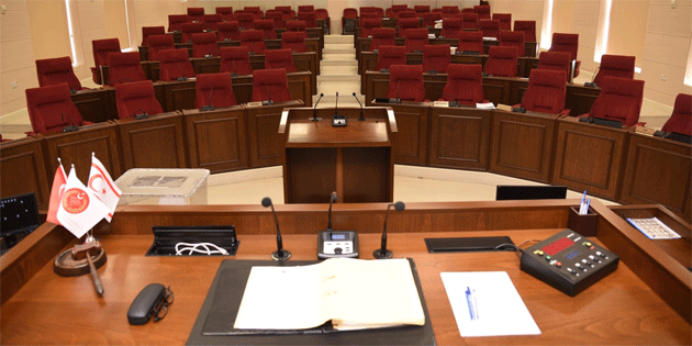  Cumhuriyet Meclisi Genel Kurulu ikinci denemesinde de nisab salayamad. Toplant 24 saat sonraya ertelendi.