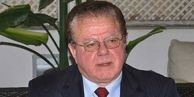 �nsan Haklar� Derne�i, Rum papazlar�n silahl� e�itim tatbikatlar�na kat�lmas�n� ele�tirdi 