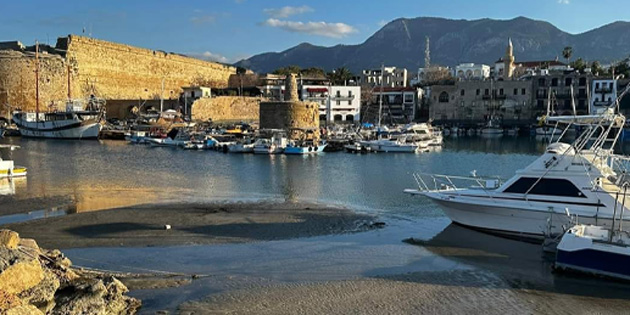 'Deniz seviyelerindeki �ekilme normal bir durum, depremle ba�lant�s� yok'