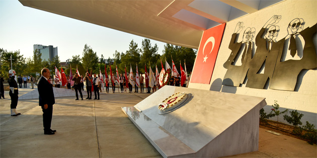 Denkta�’�n An�t Mezar�’nda t�ren d�zenlendi