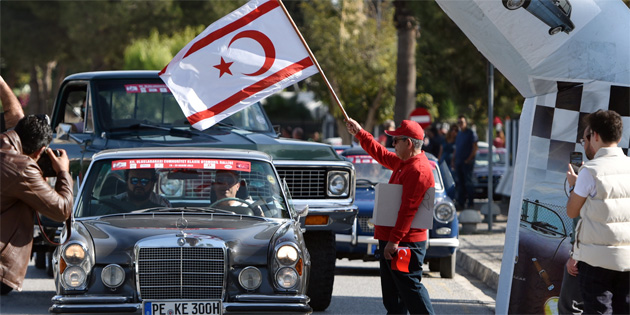 XII. Uluslararas� Cumhuriyet Klasik Otomobil Rallisi ba�lad�