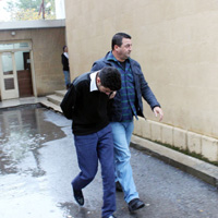 POL�S PARANIN �Z�N� S�R�YOR 