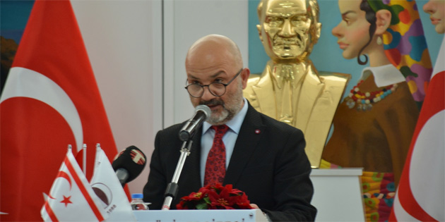 Rusya’dan ve �zbekistan’dan sanat��lar�n karma resim sergisi YD�’de a��ld�