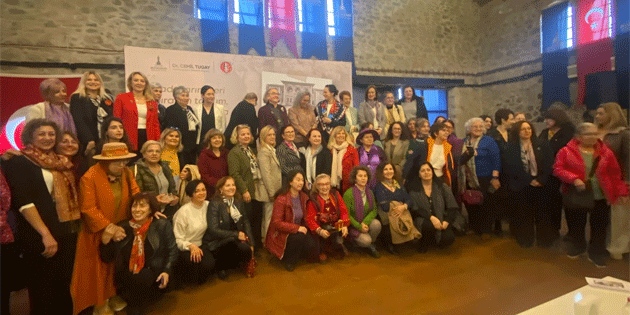 Gazima�usa Belediyesi’nden bir heyet �zmir’de temaslarda bulundu… Karde� �ehirler aras�nda i� birli�i geli�tiriliyor