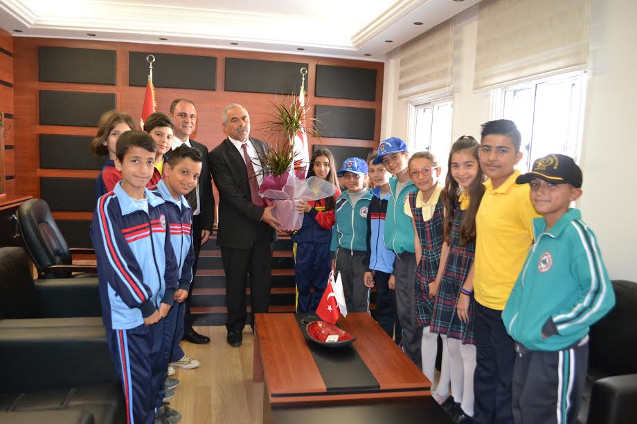 23 Nisan ocuklar Isal’ ziyaret etti...